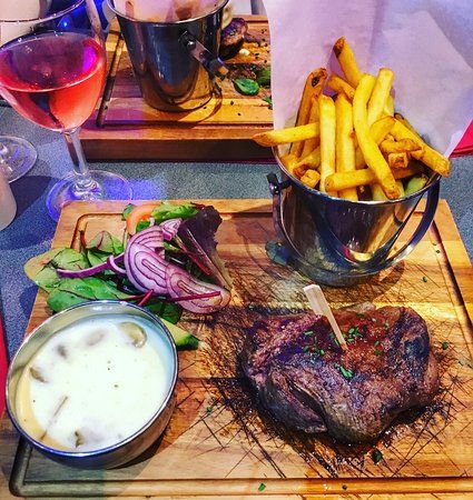 Manhattan Bar and Grill